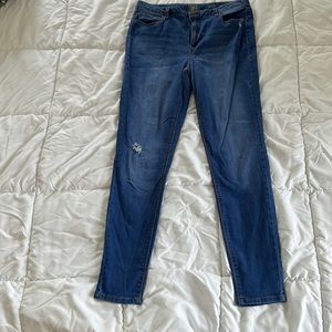 True craft skinny jeans light distress size 13 stretchy